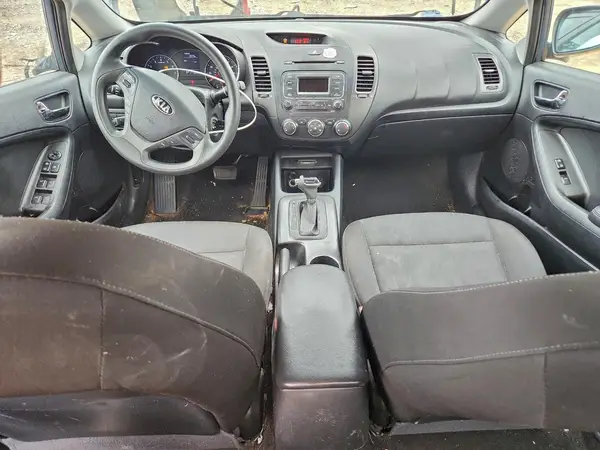 KNAFK4A65G5565739 2016 KIA FORTE - Image 8