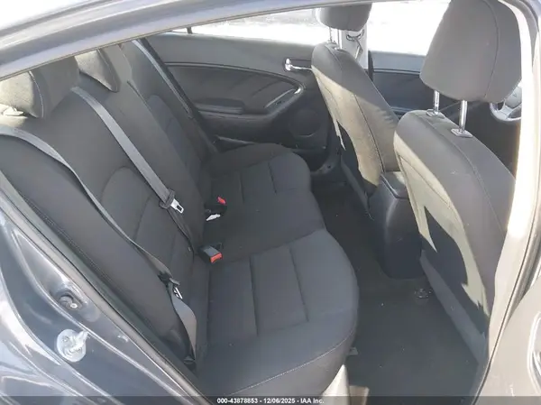 KNAFK4A65G5567863 2016 KIA FORTE - Image 8
