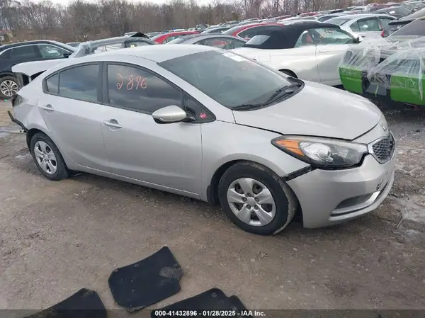 KNAFK4A65G5569189 2016 KIA FORTE - Image 1