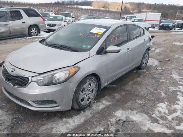 KNAFK4A65G5569189 2016 KIA FORTE - Image 2