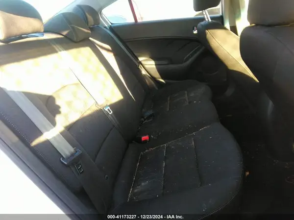 KNAFK4A65G5572223 2016 KIA FORTE - Image 8