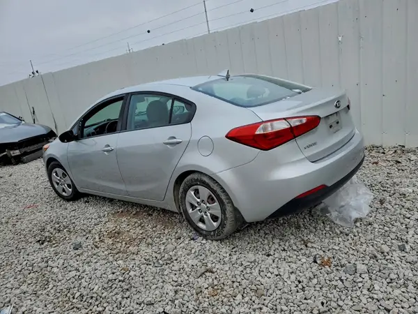 KNAFK4A65G5573758 2016 KIA FORTE - Image 2
