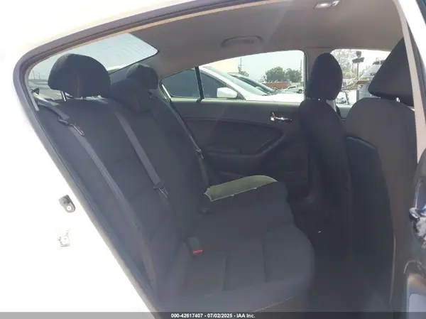 KNAFK4A65G5573808 2016 KIA FORTE - Image 8