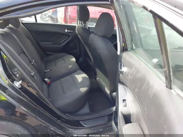 KNAFK4A65G5580001 2016 KIA FORTE - Image 8