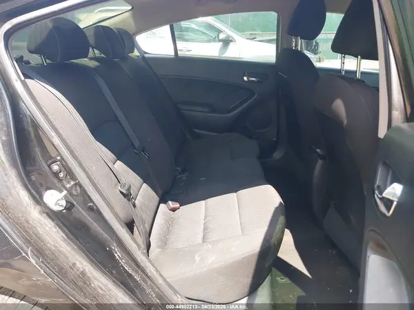 KNAFK4A65G5580709 2016 KIA FORTE - Image 8