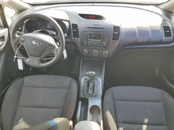 KNAFK4A65G5585084 2016 KIA FORTE - Image 8