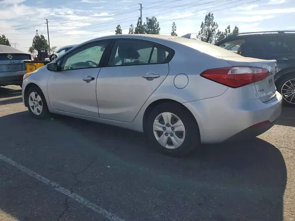 KNAFK4A65G5588194 2016 KIA FORTE - Image 2