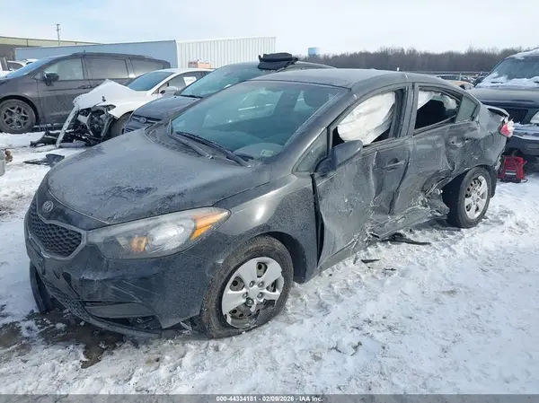 KNAFK4A65G5598143 2016 KIA FORTE - Image 2