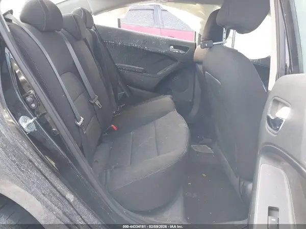 KNAFK4A65G5598143 2016 KIA FORTE - Image 8
