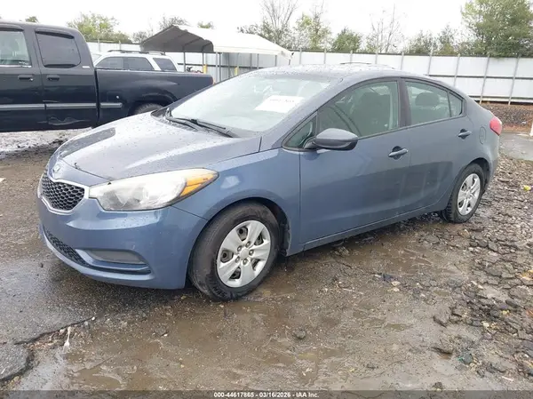 KNAFK4A65G5600716 2016 KIA FORTE - Image 2