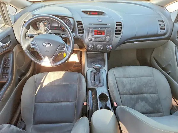 KNAFK4A65G5606483 2016 KIA FORTE - Image 8