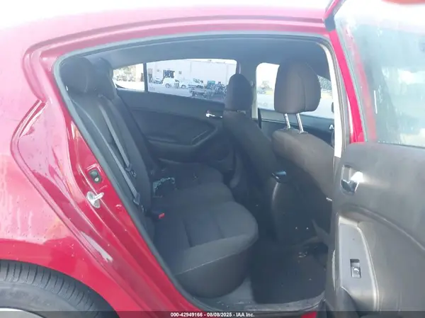 KNAFK4A65G5607505 2016 KIA FORTE - Image 8
