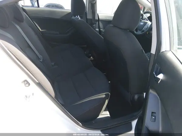 KNAFK4A65G5608041 2016 KIA FORTE - Image 8