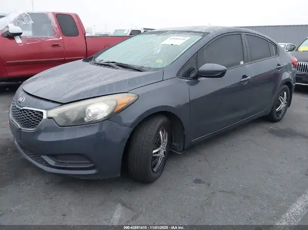 KNAFK4A65G5609254 2016 KIA FORTE - Image 2