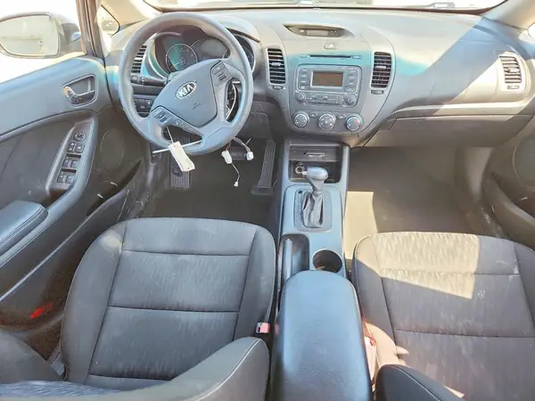 KNAFK4A65G5611487 2016 KIA FORTE - Image 8