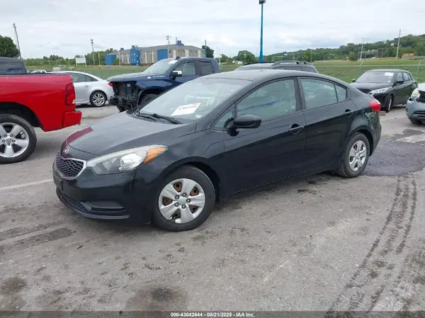 KNAFK4A65G5612199 2016 KIA FORTE - Image 2