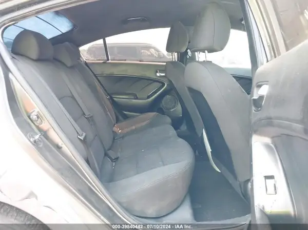 KNAFK4A65G5612946 2016 KIA FORTE - Image 8