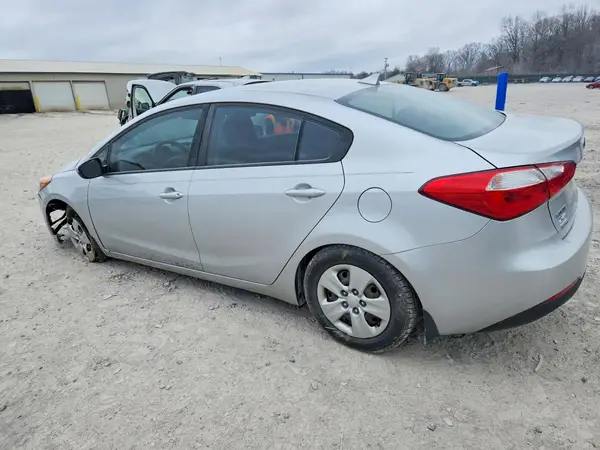 KNAFK4A65G5613000 2016 KIA FORTE - Image 2