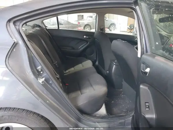 KNAFK4A65G5613272 2016 KIA FORTE - Image 8