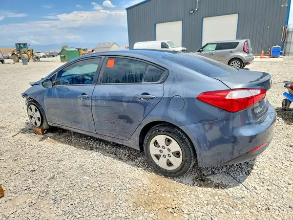 KNAFK4A65G5613921 2016 KIA FORTE - Image 2