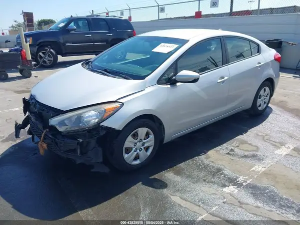 KNAFK4A65G5615863 2016 KIA FORTE - Image 2