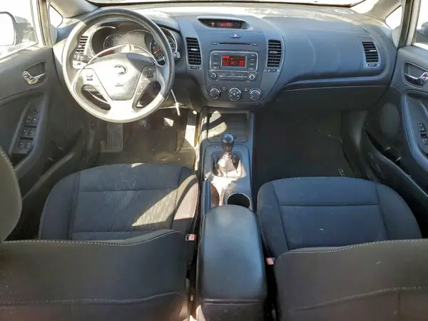 KNAFK4A65G5616818 2016 KIA FORTE - Image 8