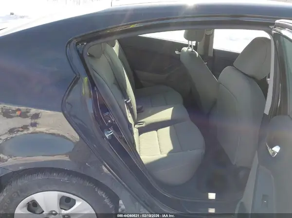 KNAFK4A66G5445058 2016 KIA FORTE - Image 8