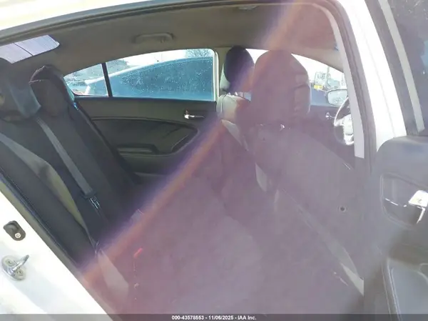 KNAFK4A66G5455122 2016 KIA FORTE - Image 8