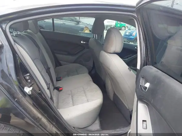 KNAFK4A66G5462295 2016 KIA FORTE - Image 8