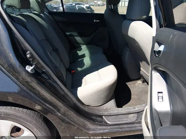 KNAFK4A66G5465391 2016 KIA FORTE - Image 8