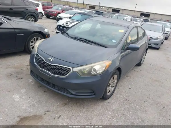 KNAFK4A66G5506599 2016 KIA FORTE - Image 2