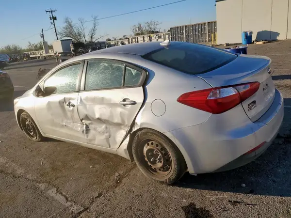KNAFK4A66G5506876 2016 KIA FORTE - Image 2