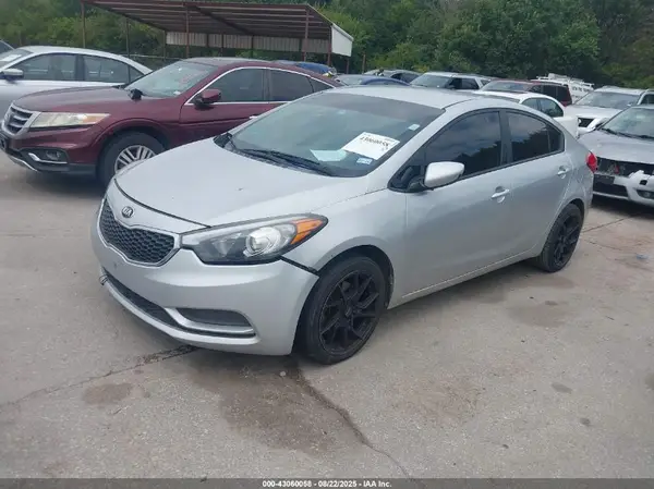 KNAFK4A66G5508529 2016 KIA FORTE - Image 2