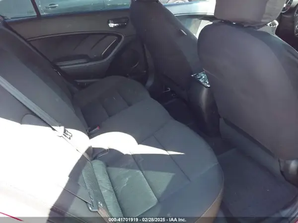 KNAFK4A66G5510667 2016 KIA FORTE - Image 8