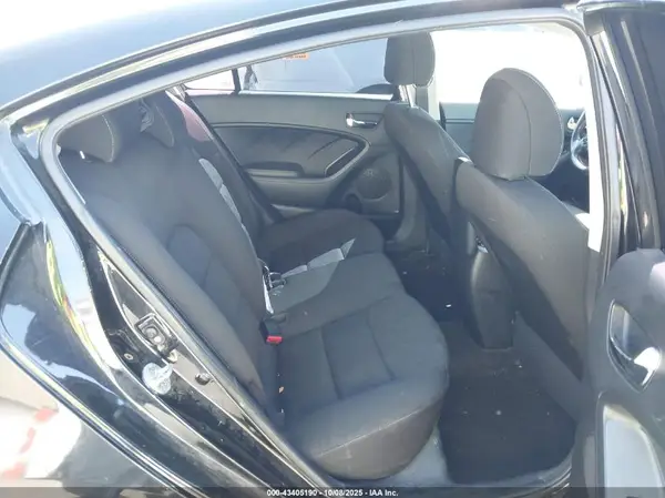 KNAFK4A66G5527453 2016 KIA FORTE - Image 8