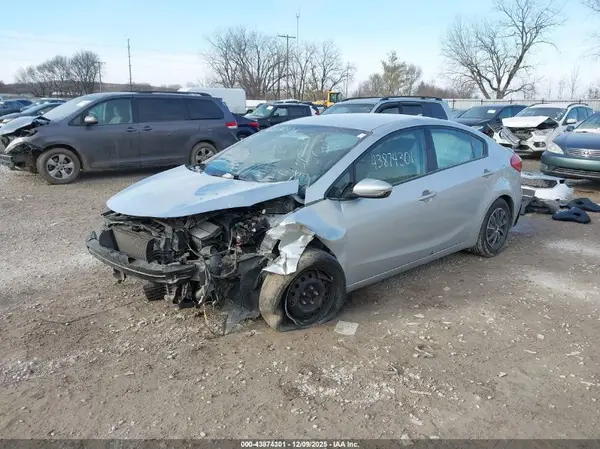 KNAFK4A66G5535682 2016 KIA FORTE - Image 2