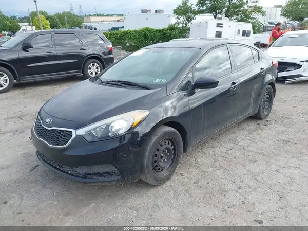 KNAFK4A66G5540073 2016 KIA FORTE - Image 2