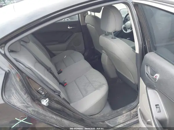 KNAFK4A66G5540073 2016 KIA FORTE - Image 8