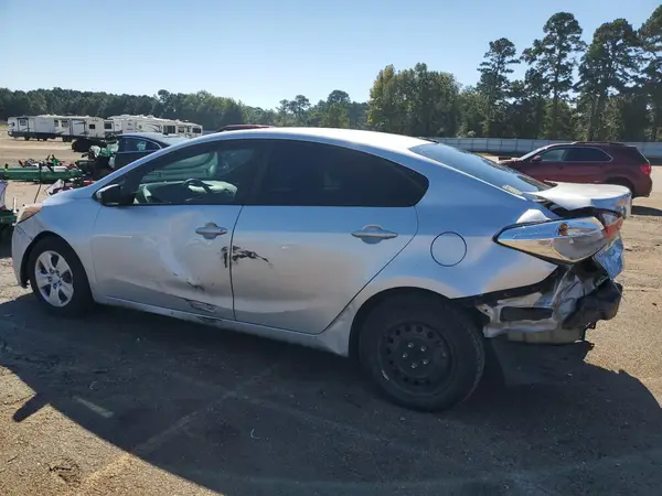 KNAFK4A66G5540705 2016 KIA FORTE - Image 2