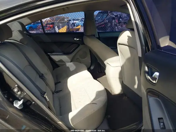 KNAFK4A66G5544091 2016 KIA FORTE - Image 8