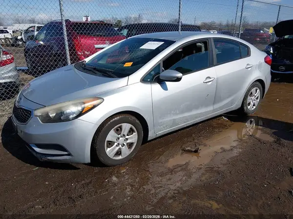 KNAFK4A66G5544124 2016 KIA FORTE - Image 2