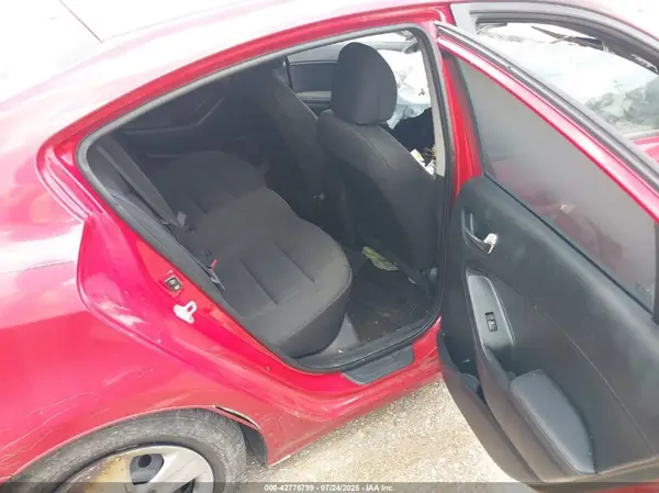 KNAFK4A66G5551994 2016 KIA FORTE - Image 8
