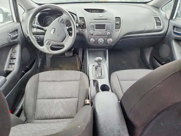 KNAFK4A66G5559853 2016 KIA FORTE - Image 8
