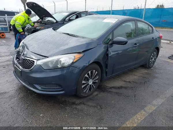 KNAFK4A66G5564020 2016 KIA FORTE - Image 2