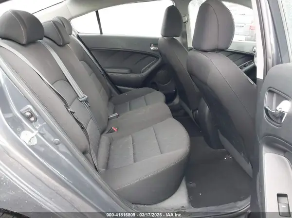 KNAFK4A66G5564020 2016 KIA FORTE - Image 8