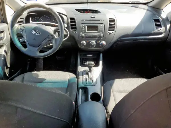 KNAFK4A66G5565880 2016 KIA FORTE - Image 8