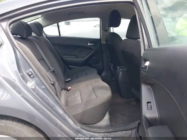 KNAFK4A66G5568813 2016 KIA FORTE - Image 8