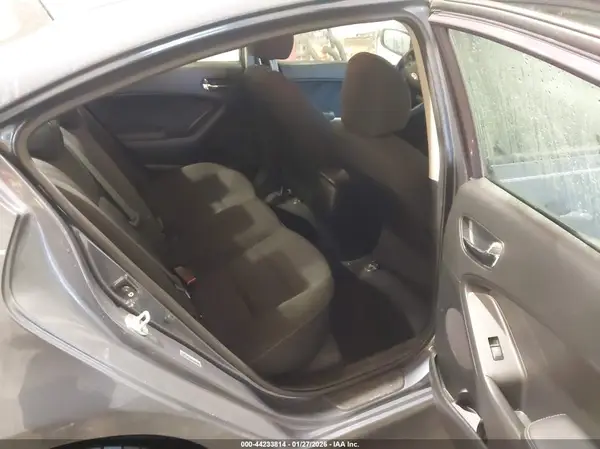 KNAFK4A66G5571131 2016 KIA FORTE - Image 8