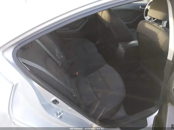 KNAFK4A66G5572196 2016 KIA FORTE - Image 8