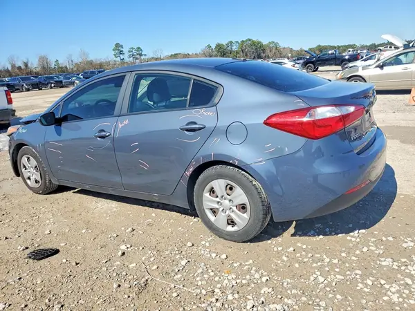 KNAFK4A66G5572697 2016 KIA FORTE - Image 2